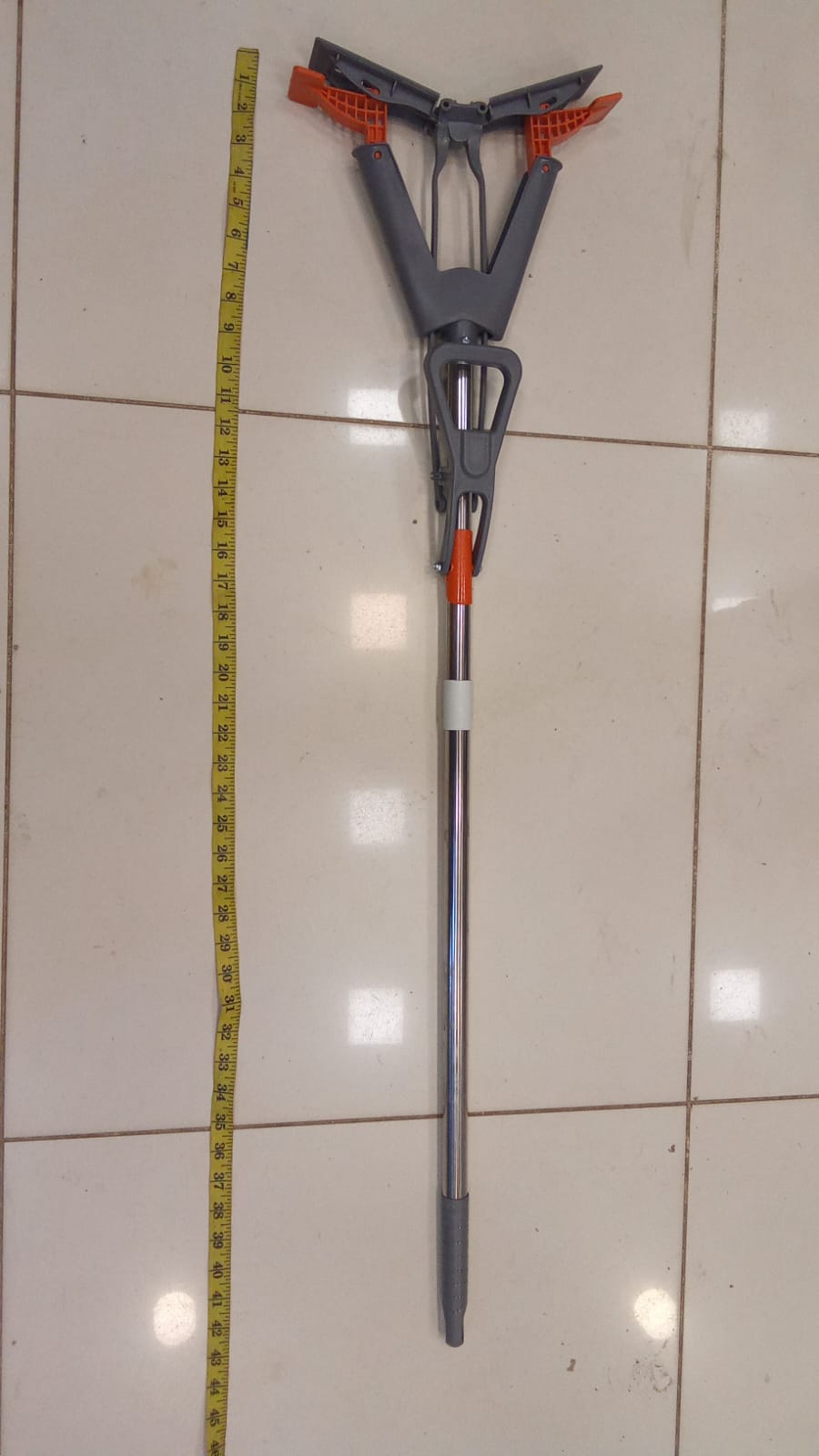 Self-Squeeze Sponge Mop – Hands-Free Floor Cleaner with Super Absorbent Sponge Head